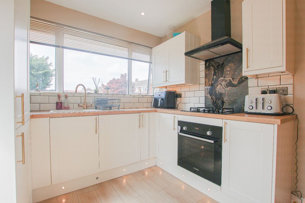 Property photo 1 of 17 5026450