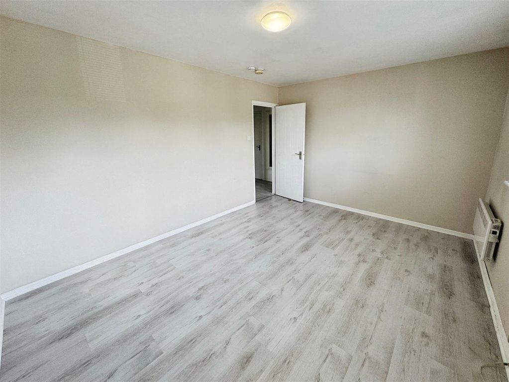 Property photo 3 of 14 3