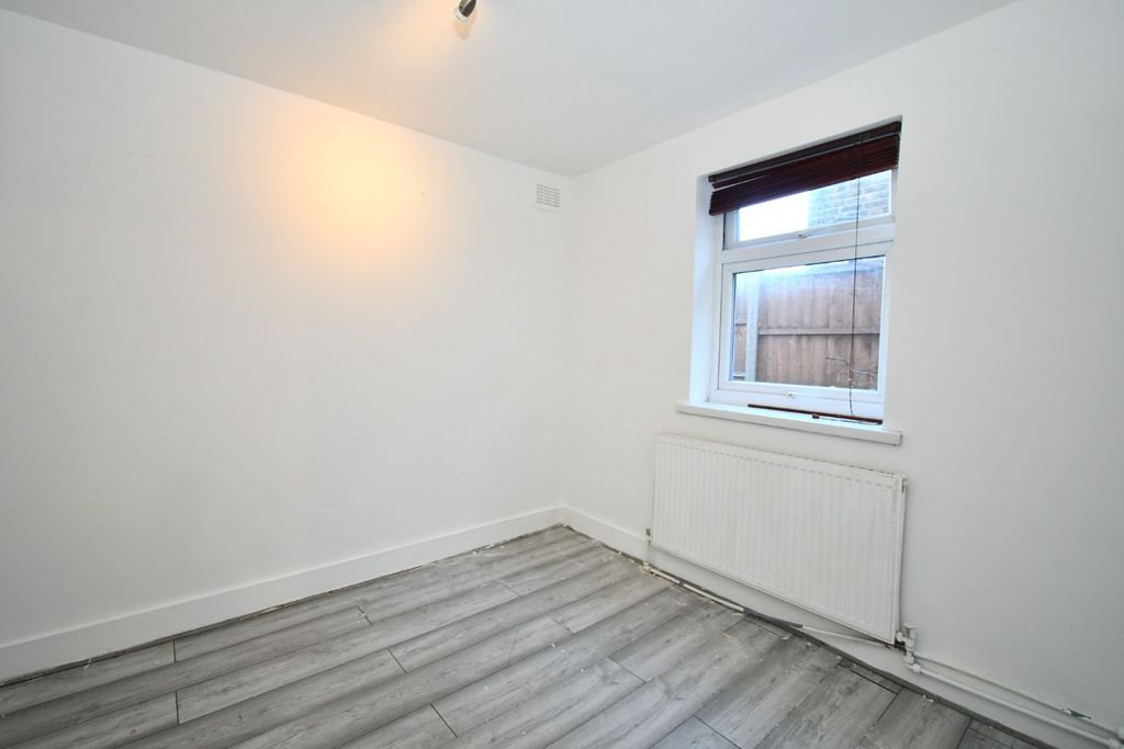 Property photo 3 of 8 1005454