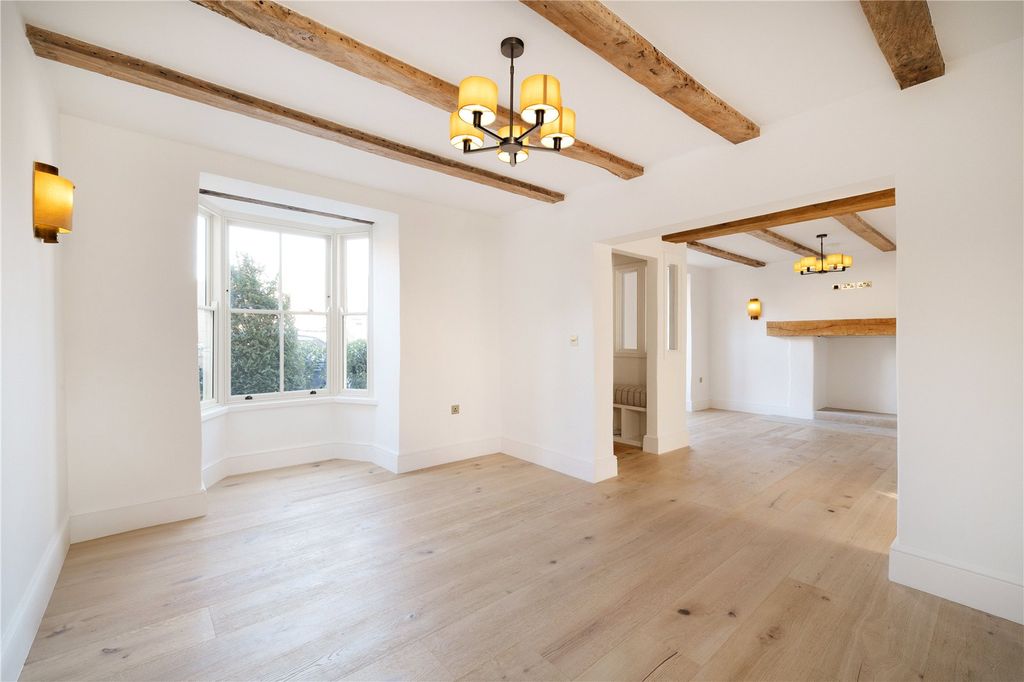 Property photo 2 of 12 Picture No. 14