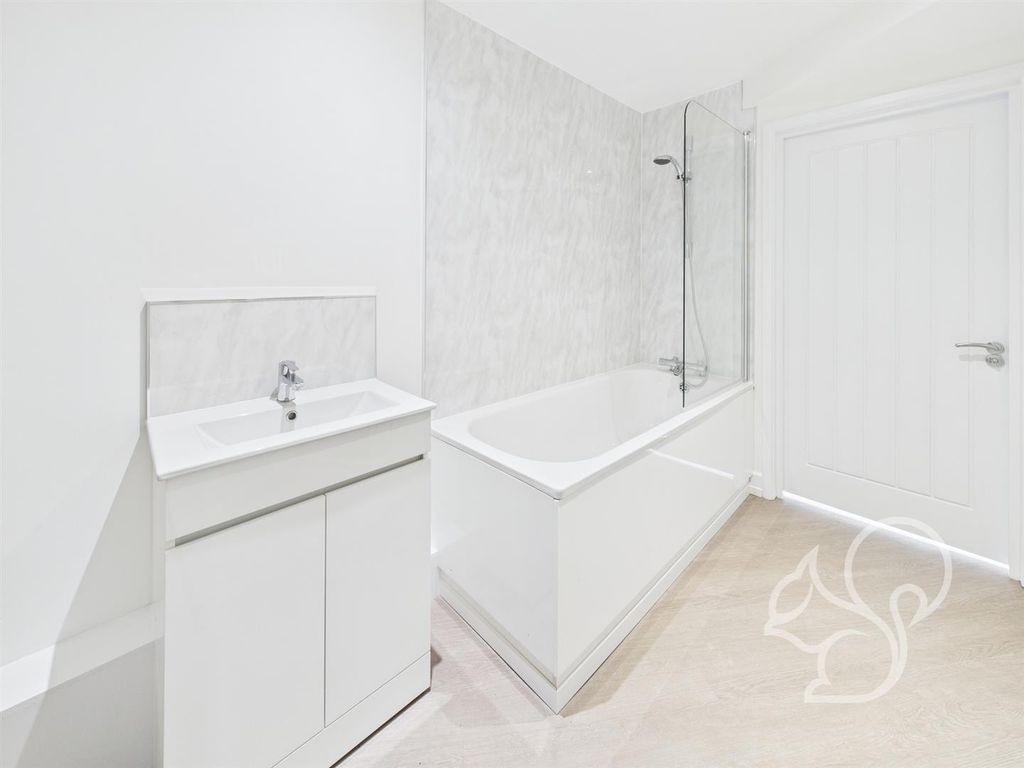 Property photo 3 of 12 Family Bathroom