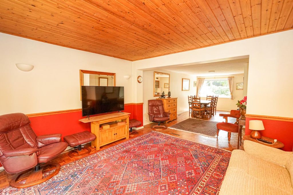 Property photo 2 of 26