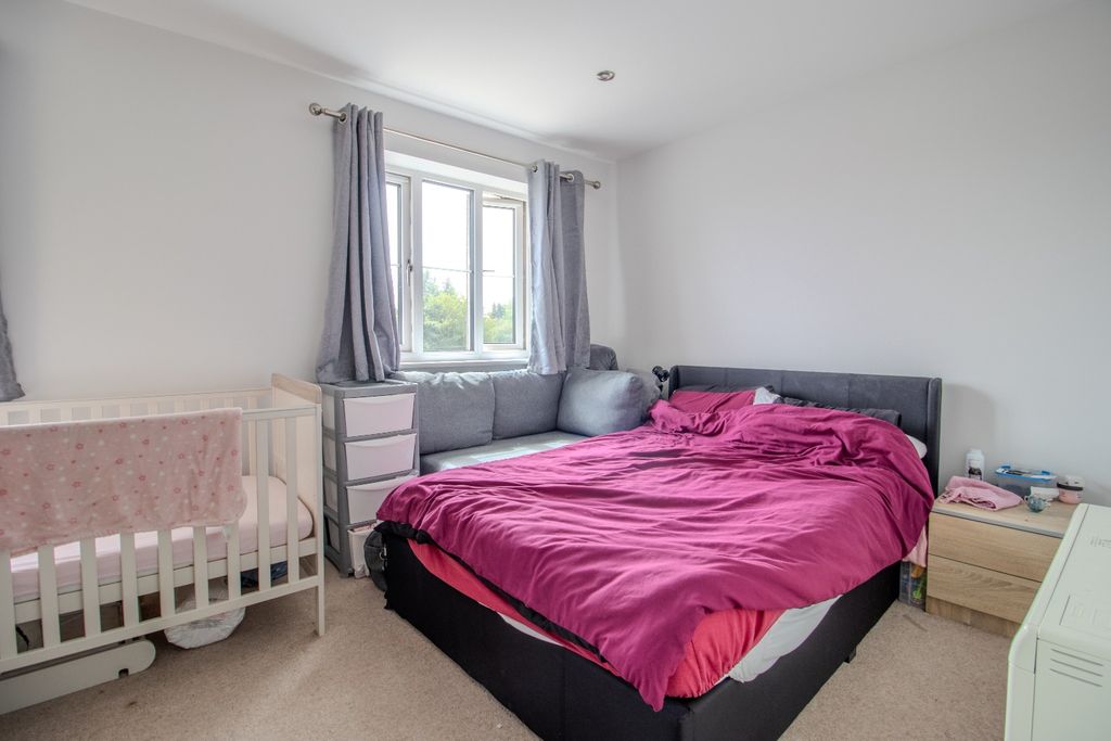 Property photo 2 of 14 5317155