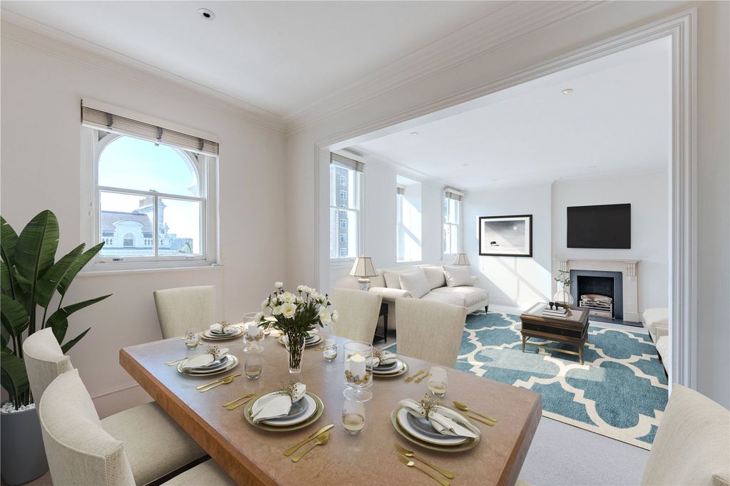 Property photo 3 of 12 Dining Room
