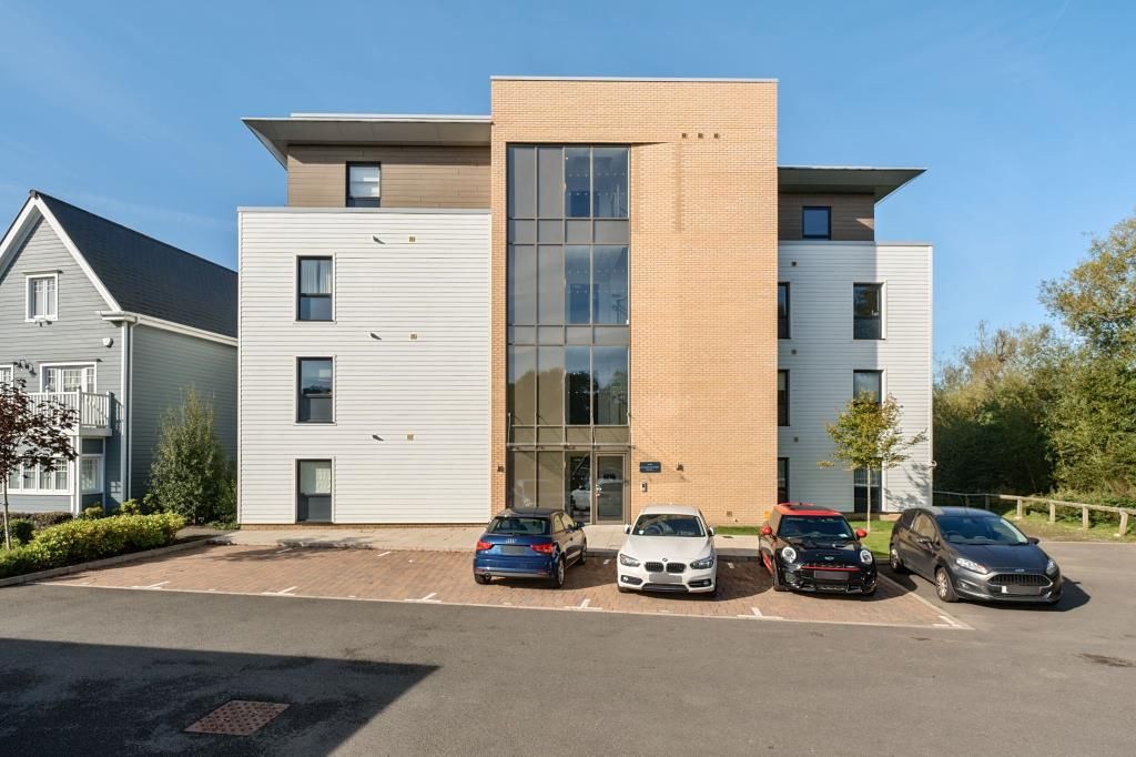 Property photo 1 of 10 Outside View