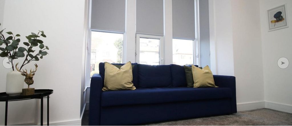 1 bed flat for saleCowbridge Road West, Cardiff CF5 photo 5