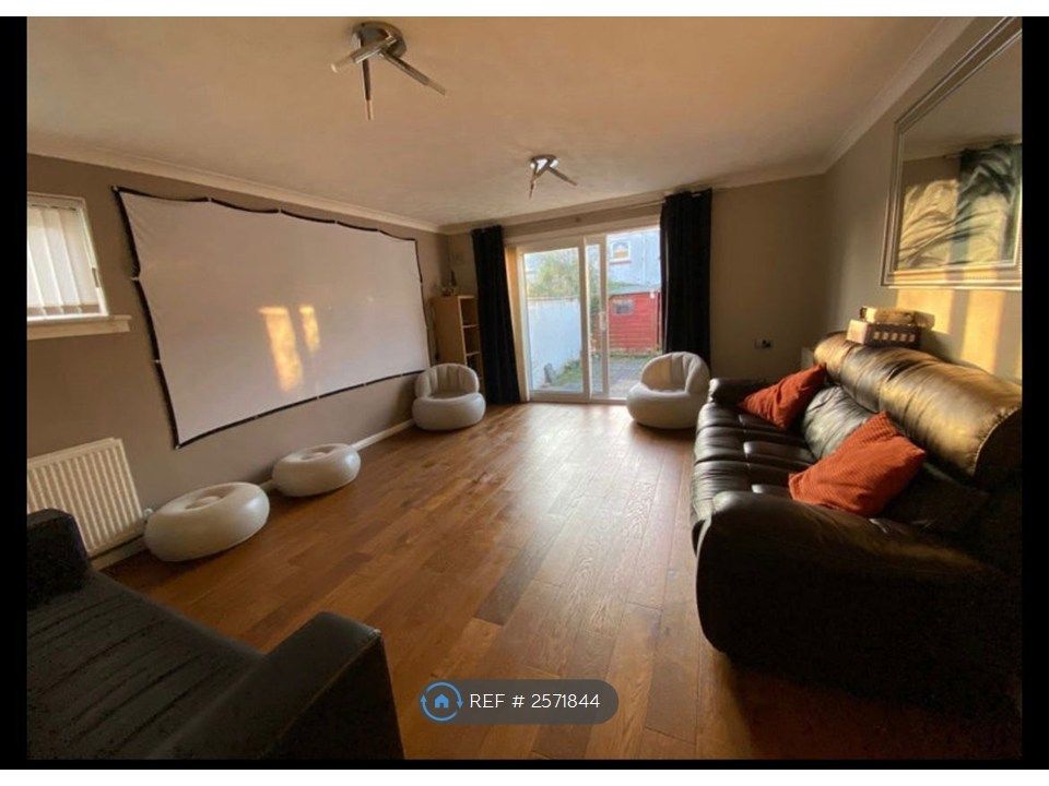 Property photo 1 of 11 Lounge Living Room