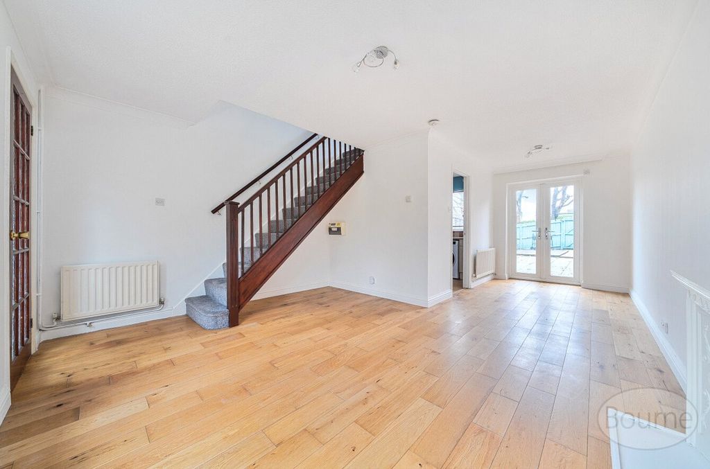 Property photo 2 of 21 Picture No. 13