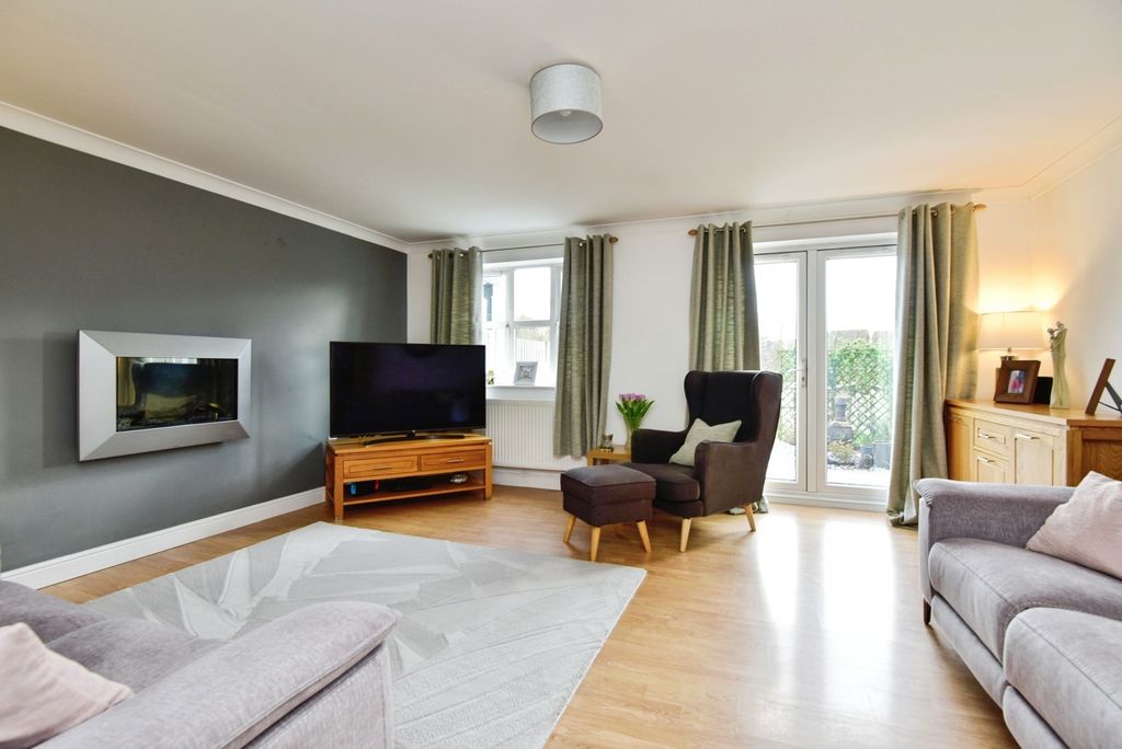 Property photo 3 of 21 Pbox-Img.Jpg