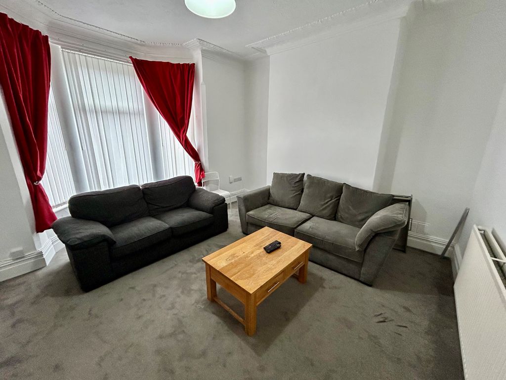 Property photo 2 of 6