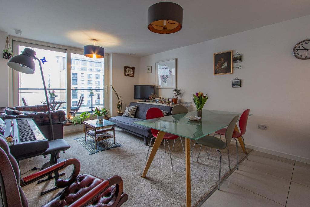 Property photo 3 of 12 Davaar House 45-9.Jpg