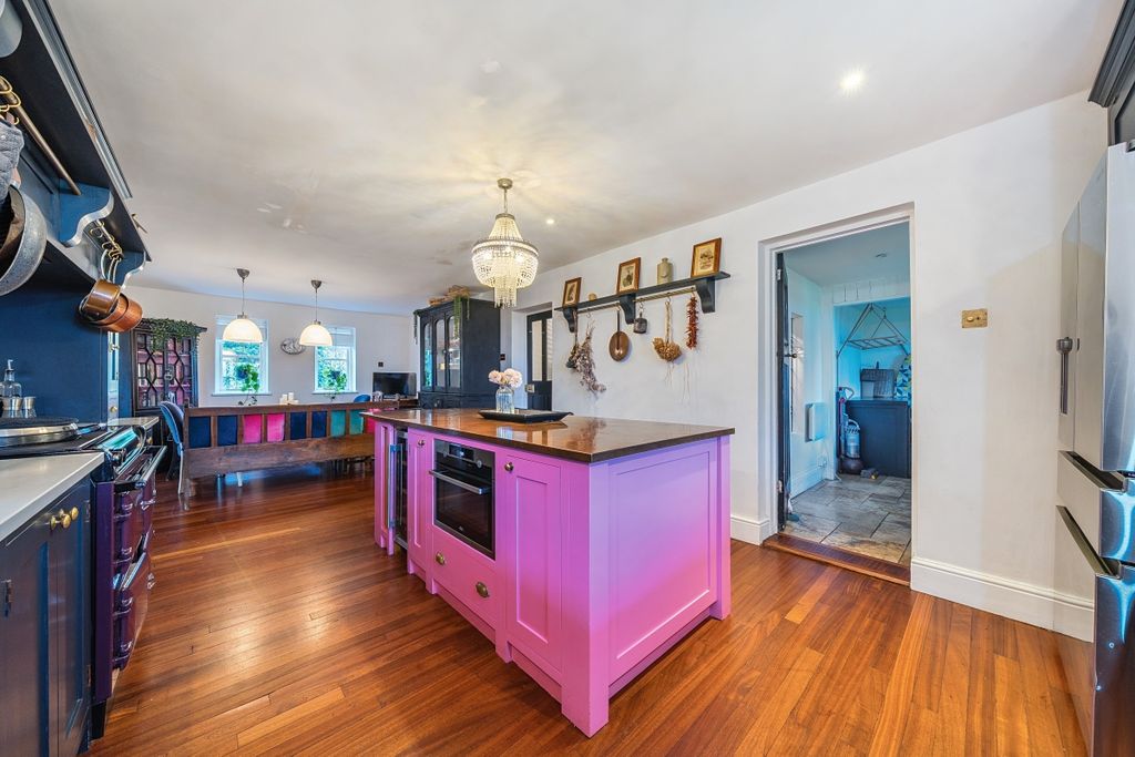 Property photo 2 of 22