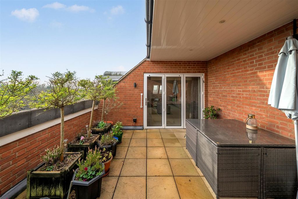 Property photo 3 of 17 Private Terrace: