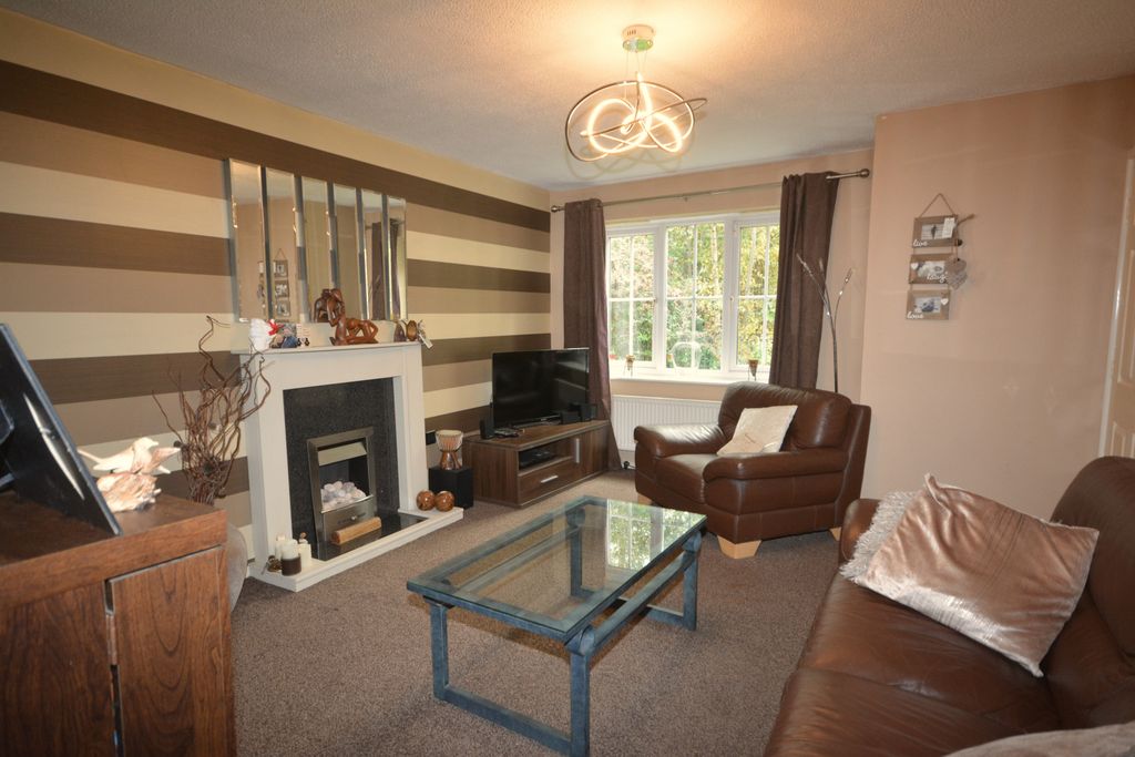 Property photo 3 of 22 Living Room