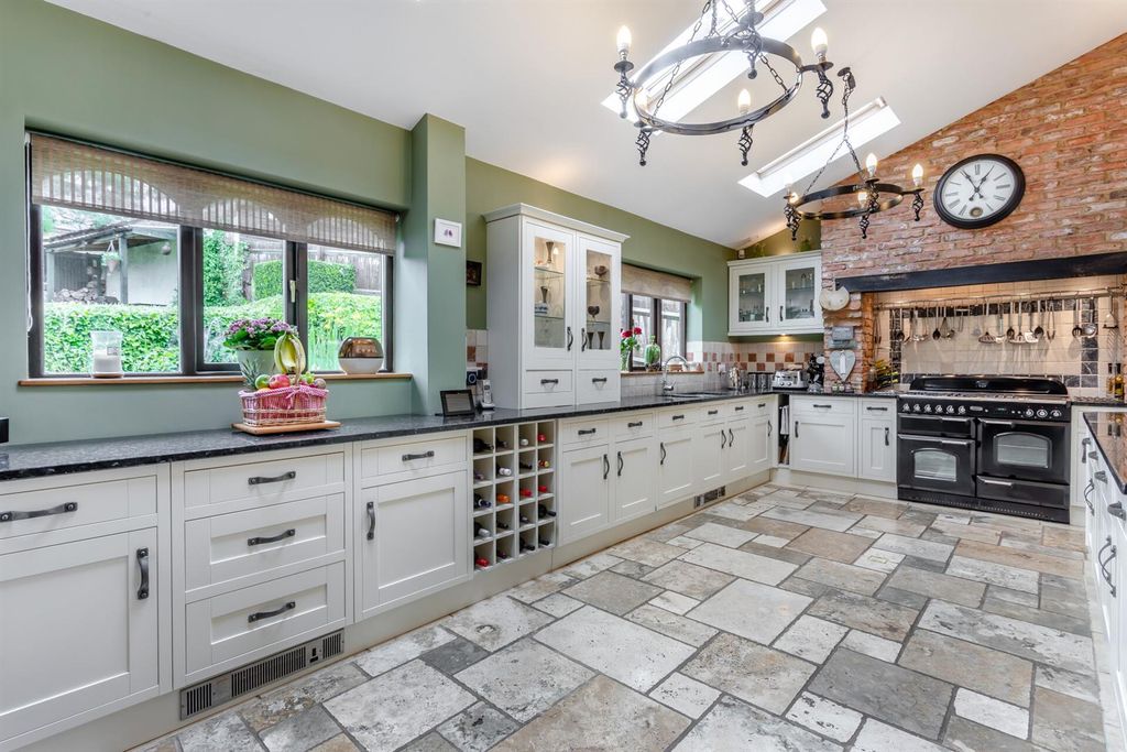 Property photo 2 of 42 0245Kit.Jpg