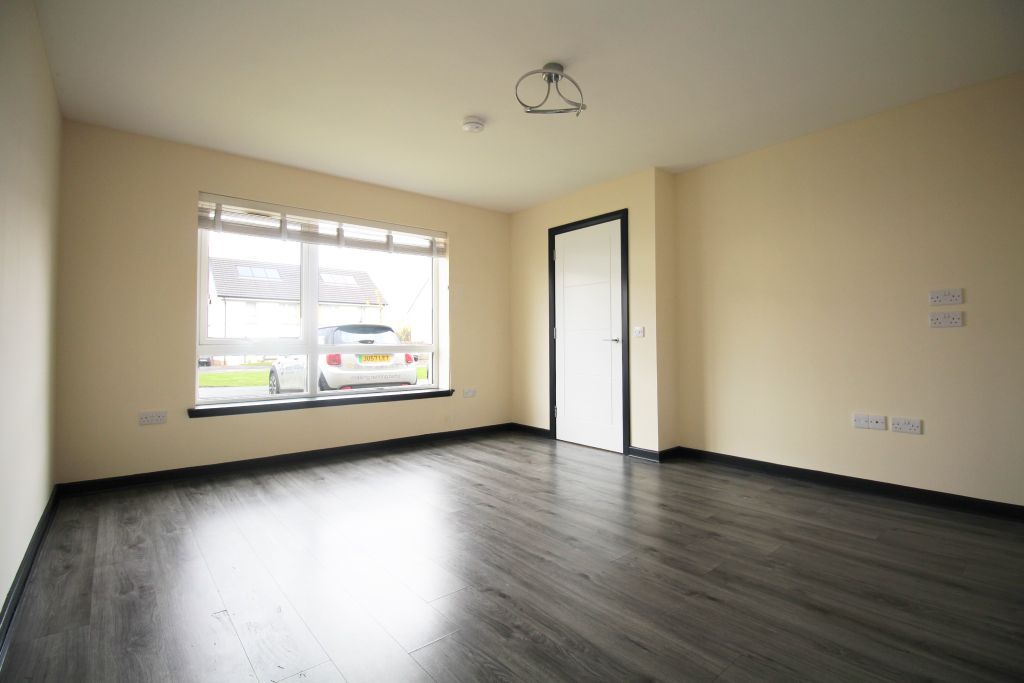 Property photo 3 of 11 Photo 3