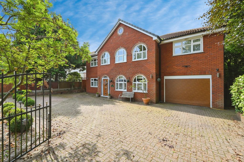 Property photo 2 of 15