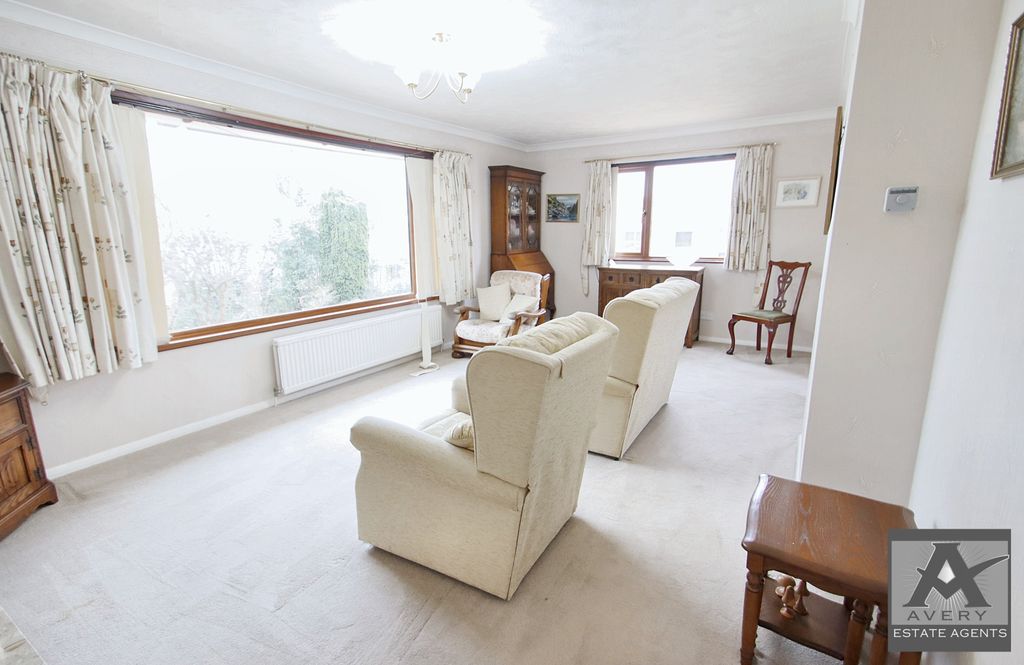 Property photo 3 of 21 Gallery