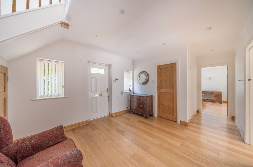 Property photo 3 of 34 1347782-12-68B717...