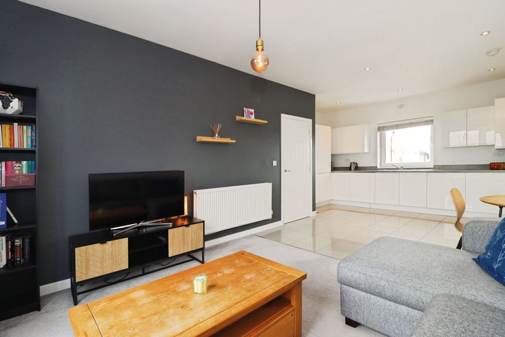 Property photo 2 of 11 Pbox-Img.Jpg