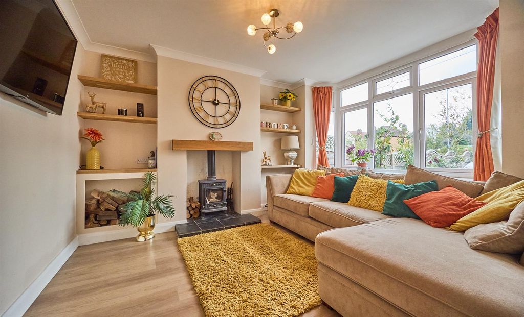 Property photo 3 of 16 Lounge To Front