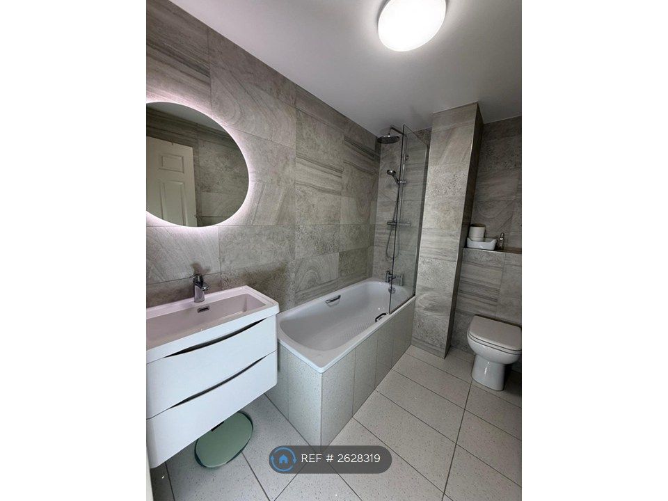 Property photo 3 of 6 Modern Bathroom