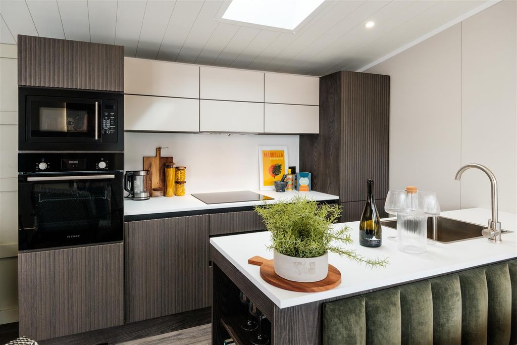 Property photo 3 of 14 Kahlo_Kitchen.Jpg