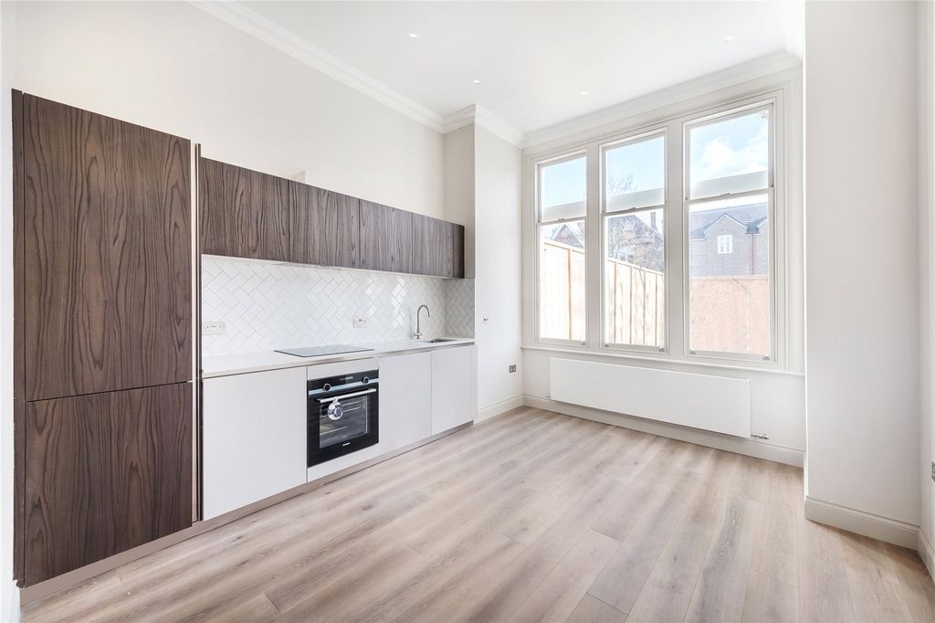 Property photo 1 of 6 Reception/Kitchen
