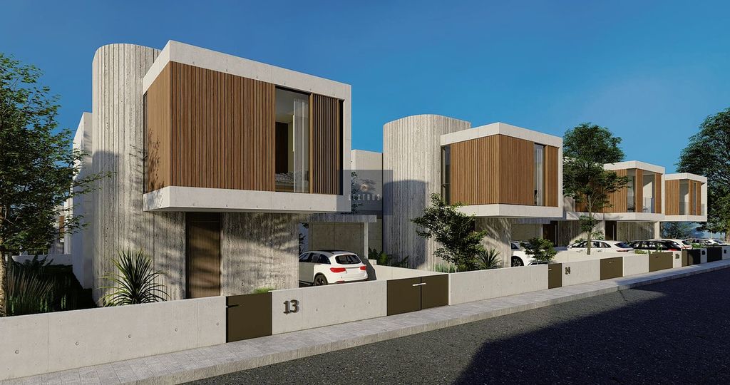 Property photo 2 of 3