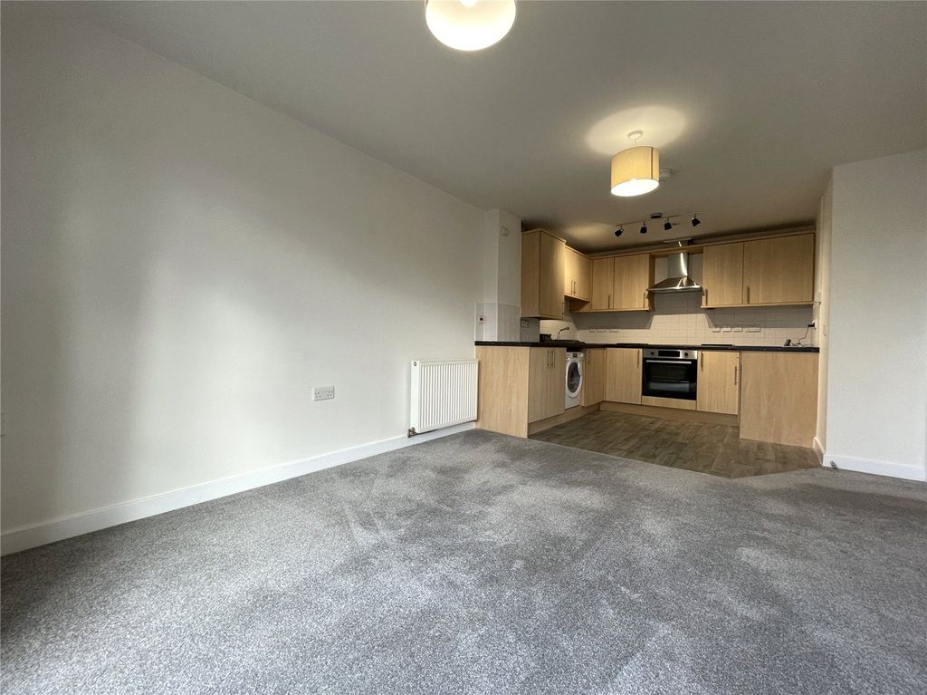 Property photo 3 of 8 Picture No. 18