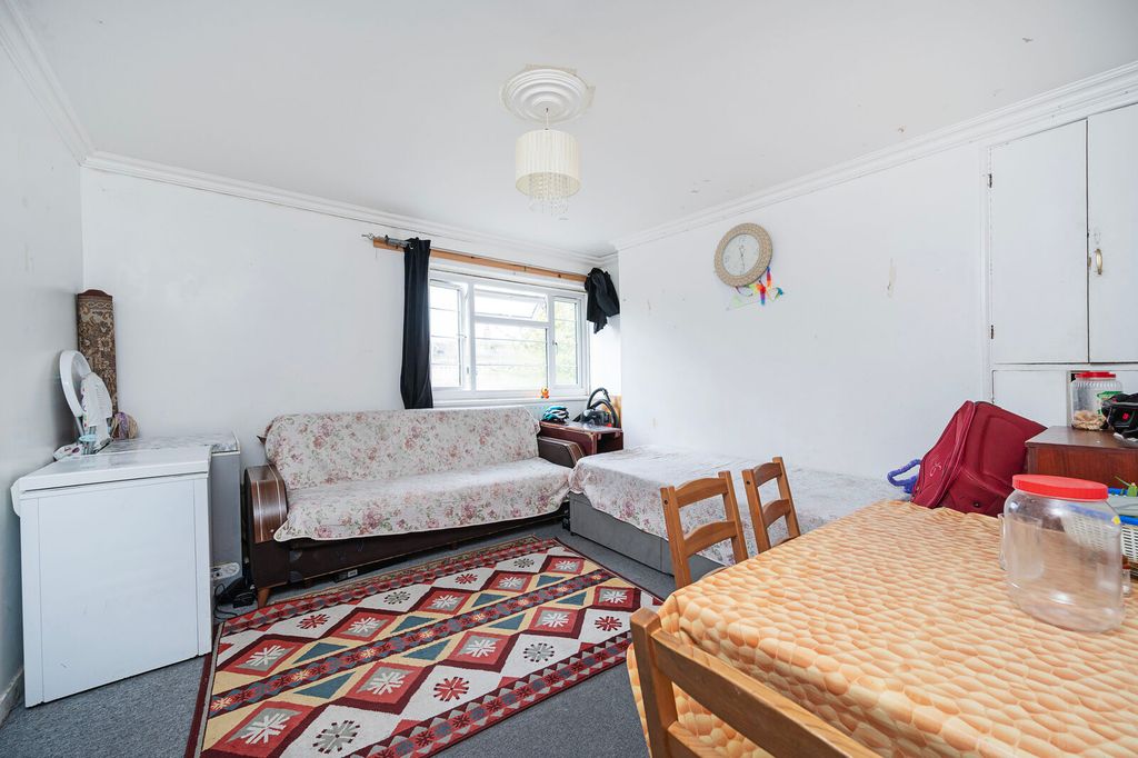 Property photo 2 of 5