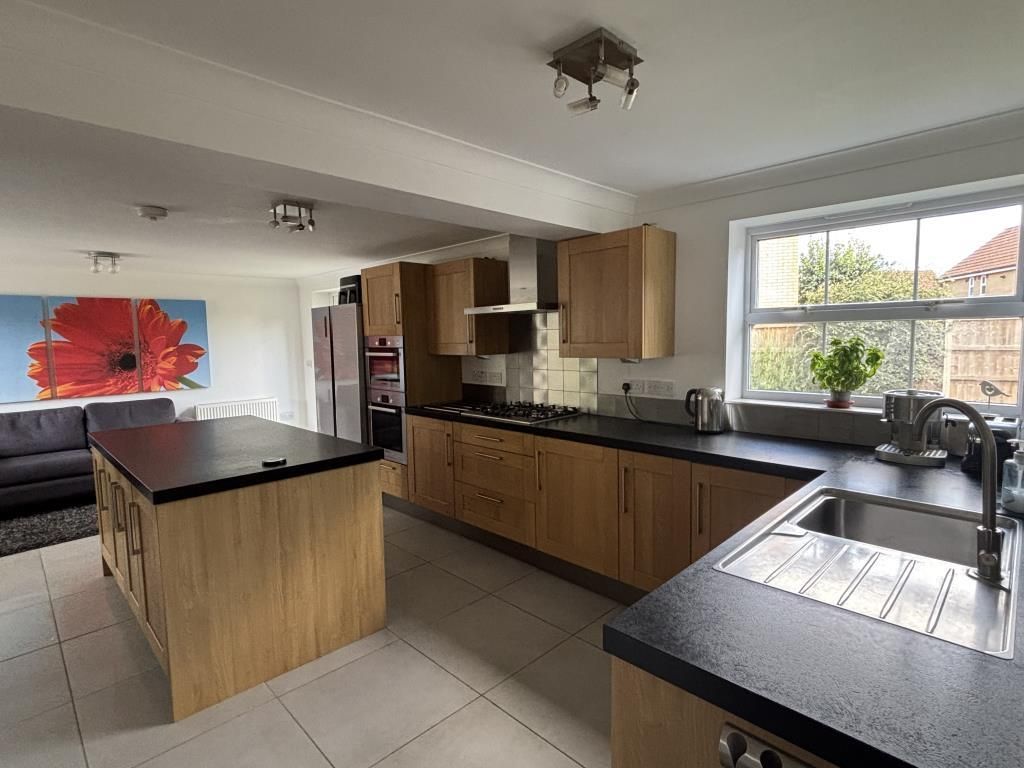 Property photo 3 of 22 01- Kitchen.Jpg