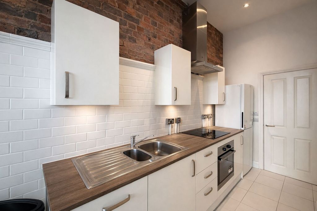 Property photo 3 of 8 Gallery