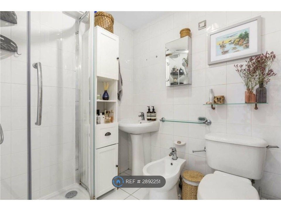 Property photo 3 of 7 Bathroom