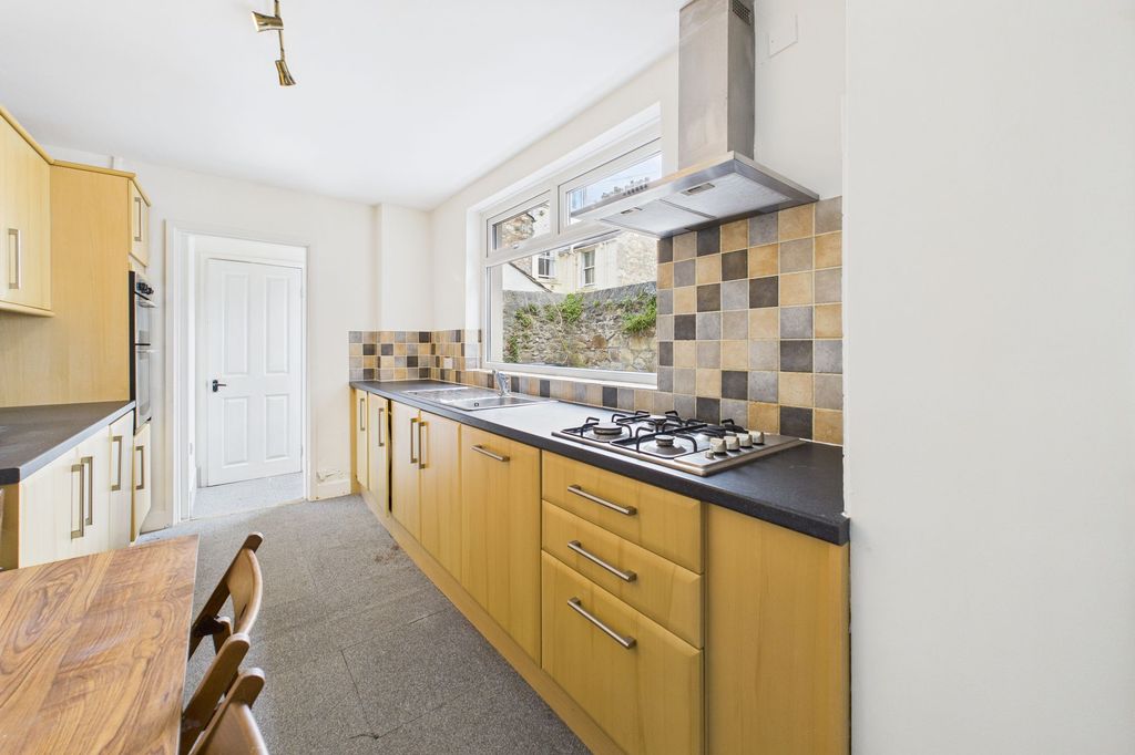 Property photo 3 of 4