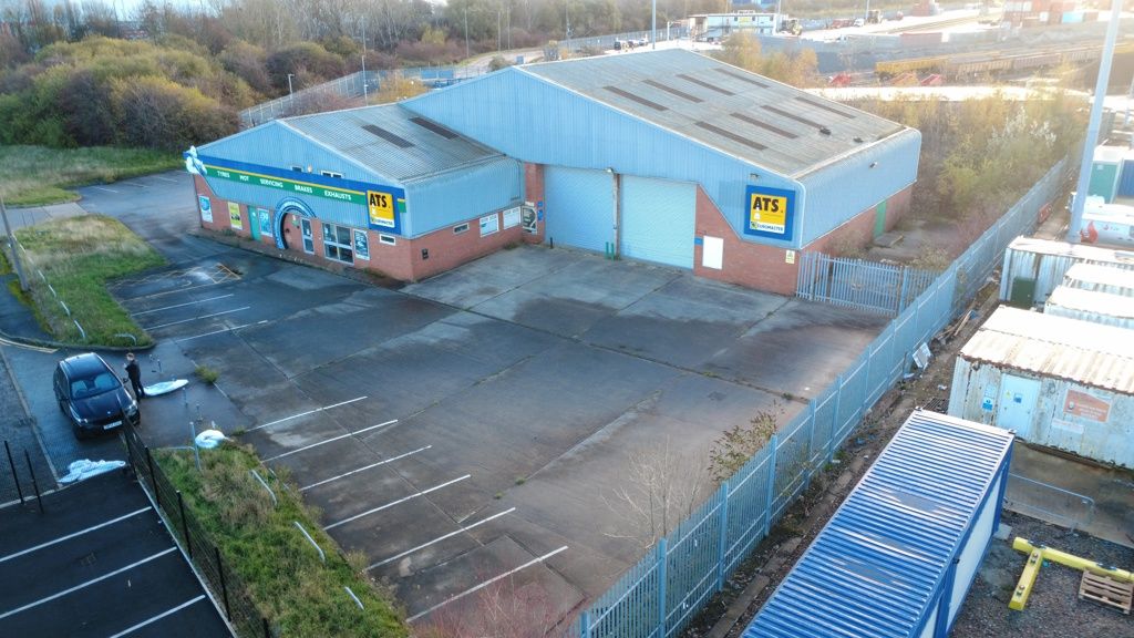 Property photo 3 of 9 Photo 4