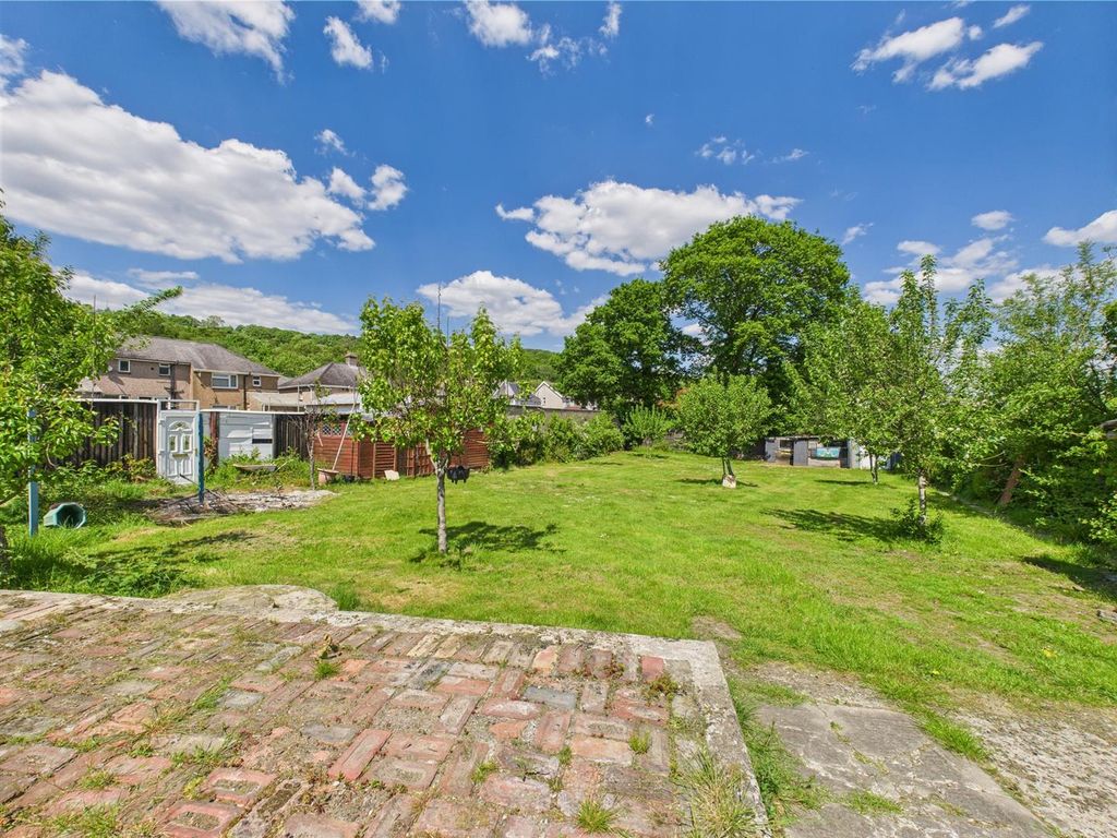 Property photo 1 of 17 Cam02295G0-Pr0204-Still004.Jpg