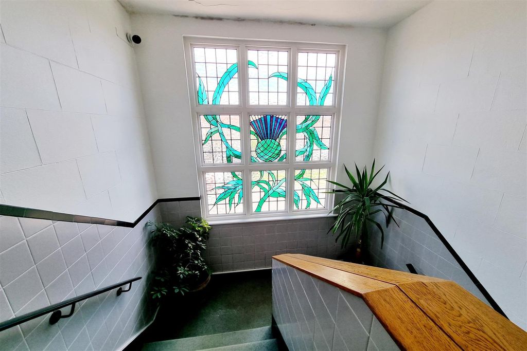 Property photo 2 of 15 Private Entrance Hall: