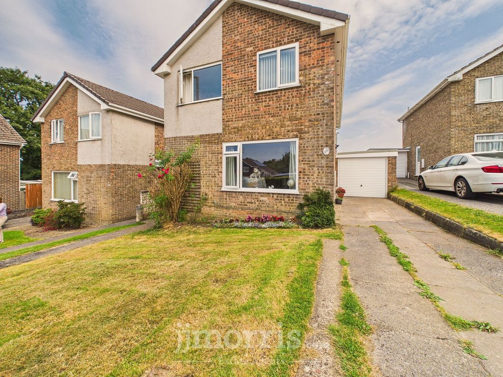 Property photo 1 of 30