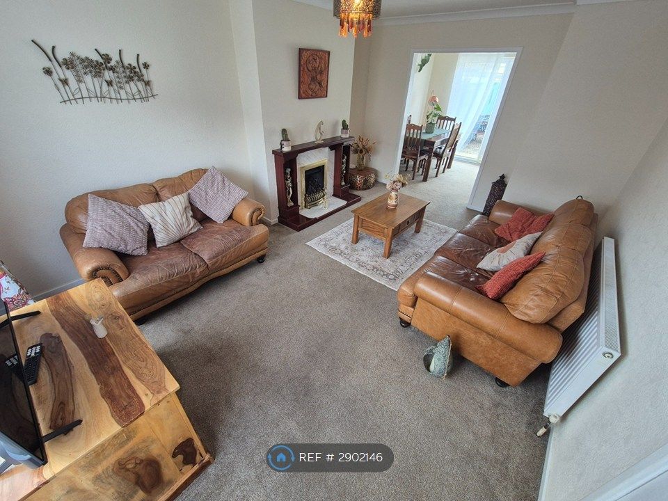 Property photo 2 of 20 Livingroom/Diner
