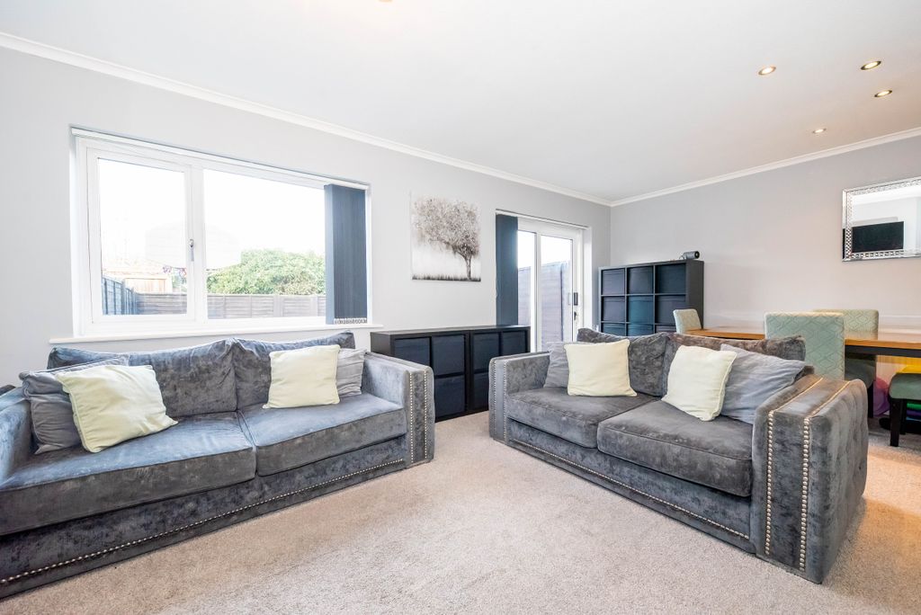 Property photo 3 of 16 Living Room