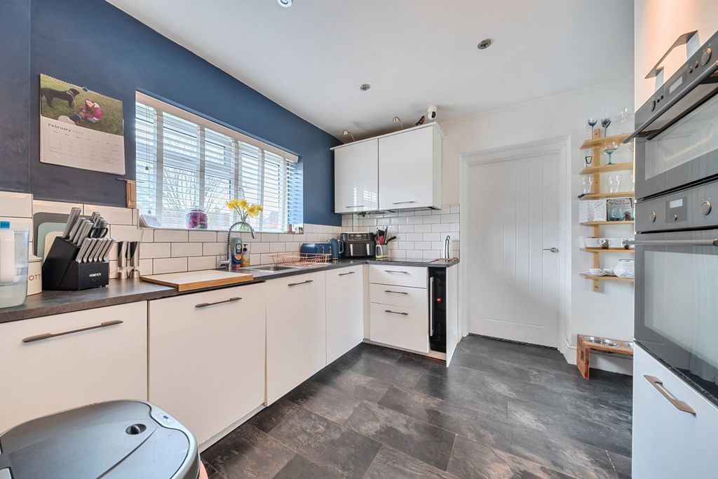 Property photo 3 of 20 Picture No. 12