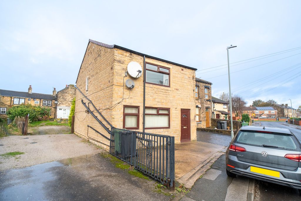 Property photo 1 of 18