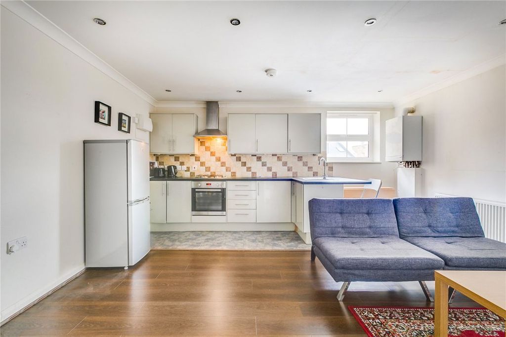 Property photo 1 of 5