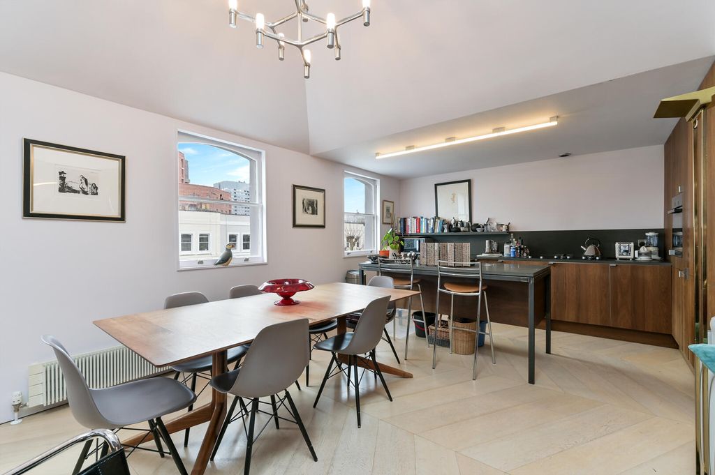 Property photo 2 of 16 Dining Room