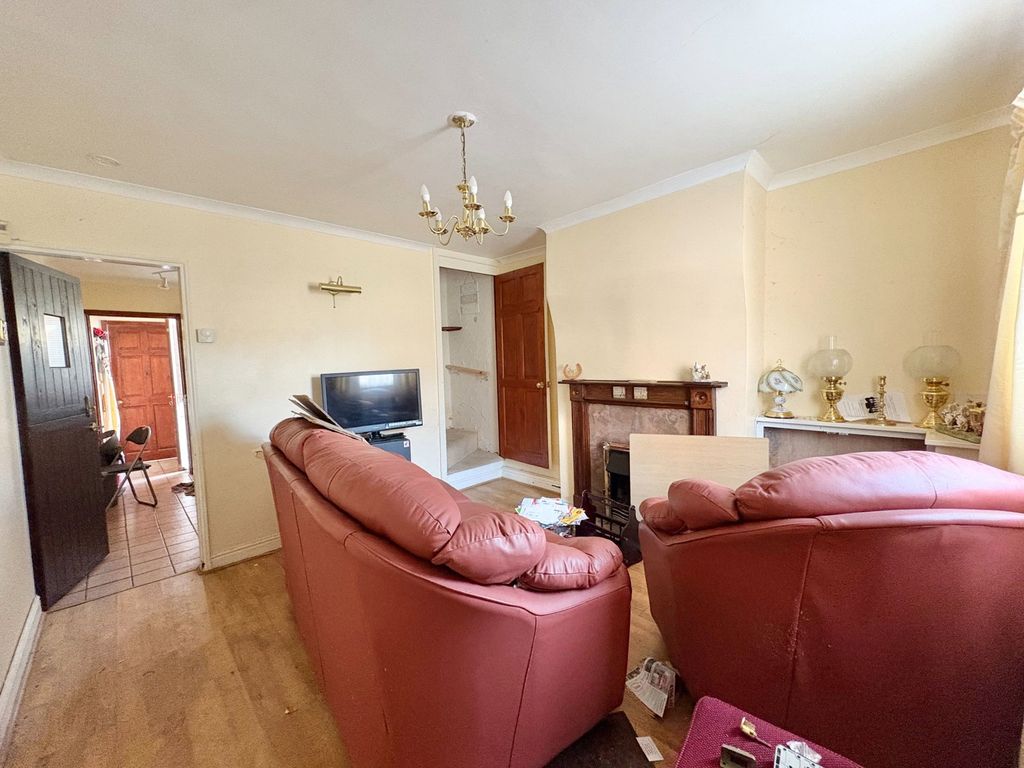 Property photo 2 of 12