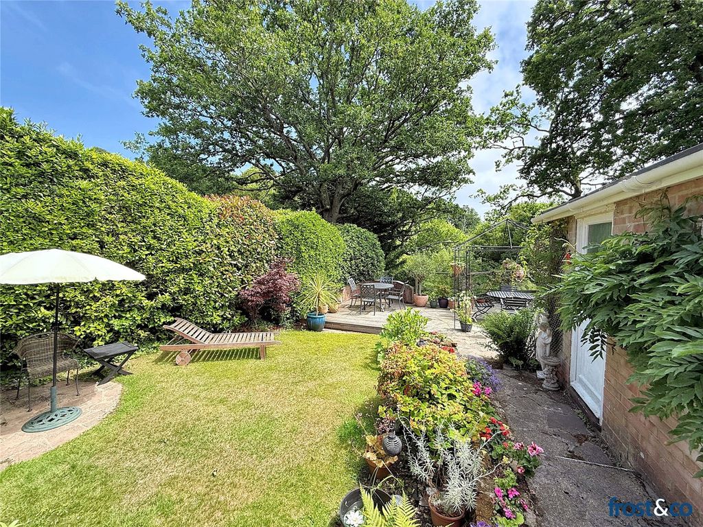 Property photo 3 of 17 Garden