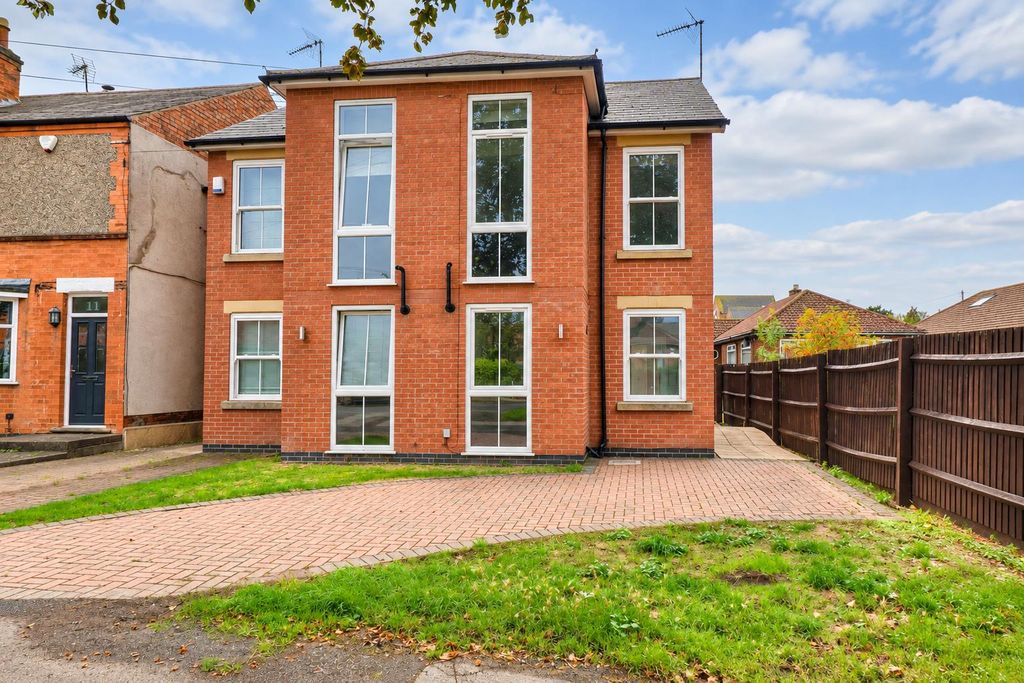 Property photo 1 of 21 0Aa6c866-2678-4Ac3-B039-A7Eac5c4F741.Png
