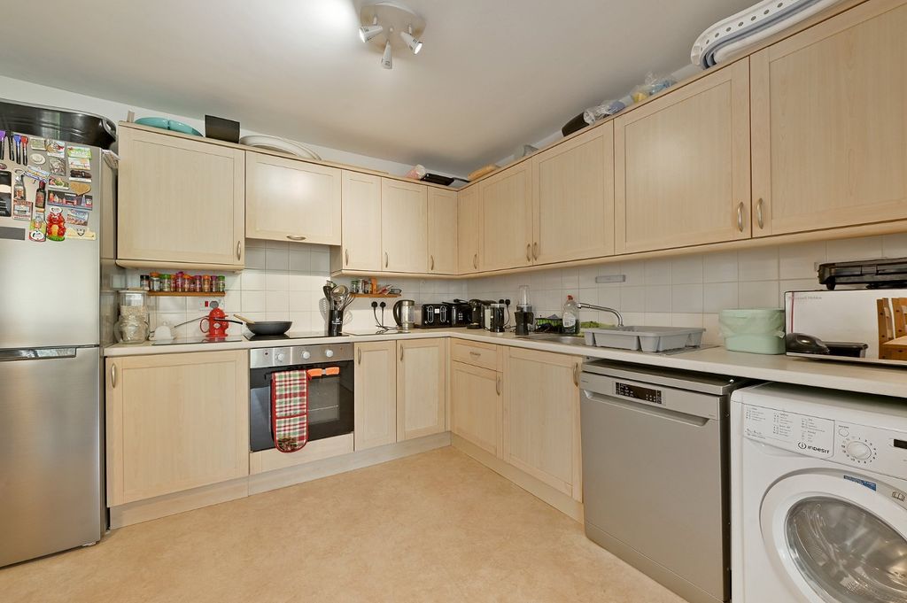 Property photo 3 of 8 Picture No. 06