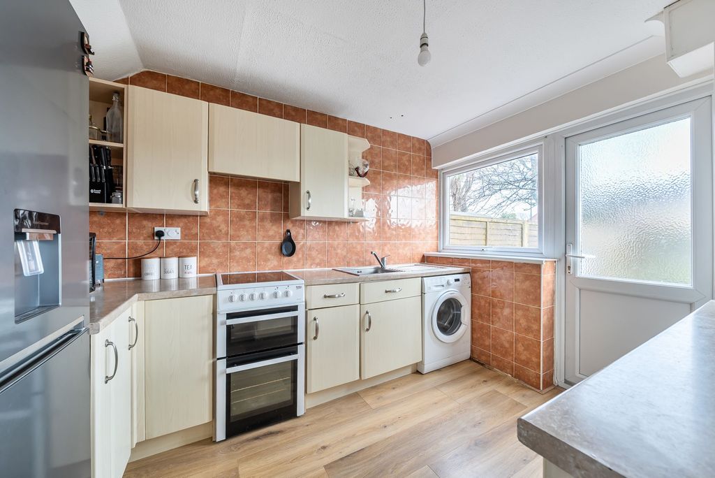 Property photo 2 of 16 Kitchen